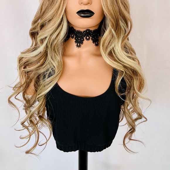 Absolutely Gorgeous 28” Ash Blonde Mix Premium Fiber Lace Front TPart Wig! - Picture 2 of 16